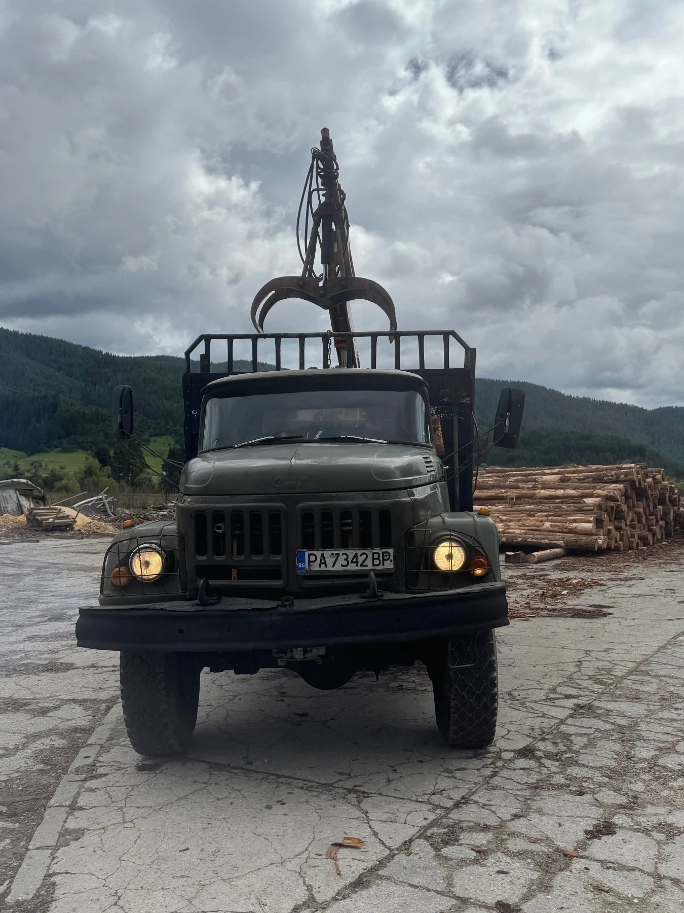 Zil 131 Дизел с КРАН !, снимка 5 - Камиони - 54812014