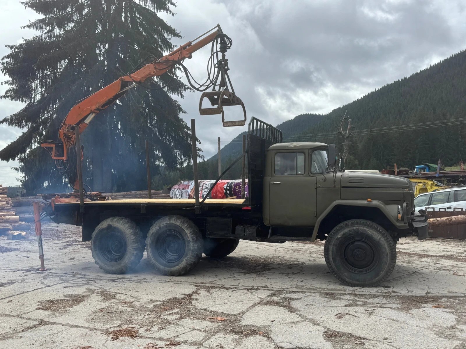 Zil 131 Дизел с КРАН !, снимка 2 - Камиони - 54812014