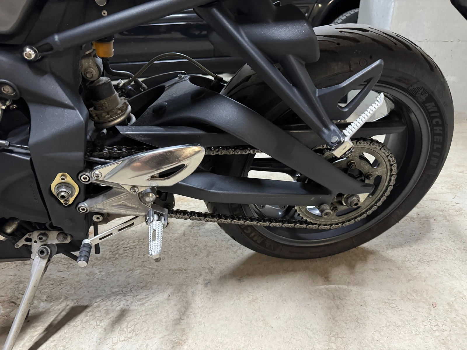 Triumph Street Triple 675 A2 - изображение 5