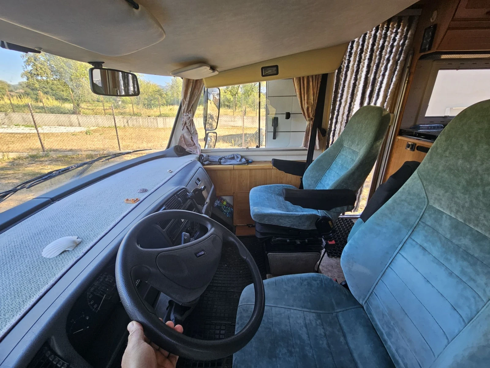 Кемпер HYMER / ERIBA, снимка 5 - Каравани и кемпери - 55990950