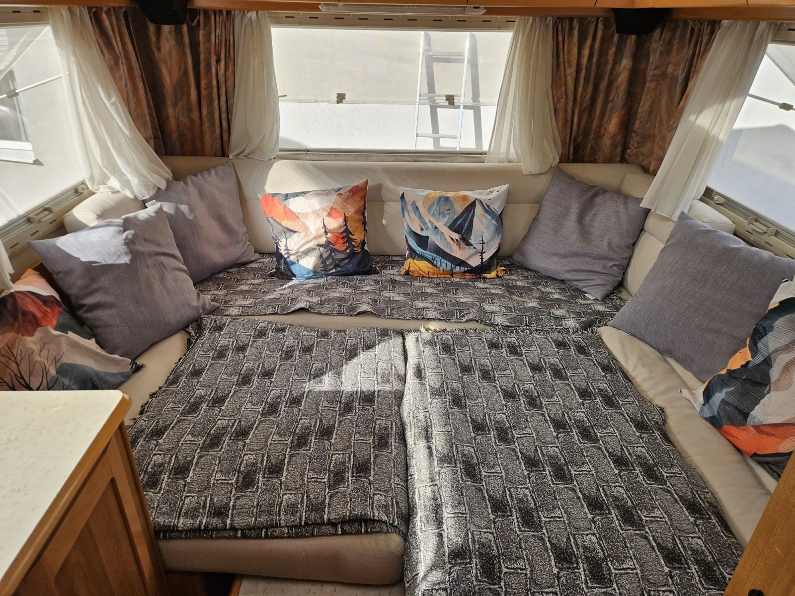 Кемпер HYMER / ERIBA, снимка 6 - Каравани и кемпери - 55990950