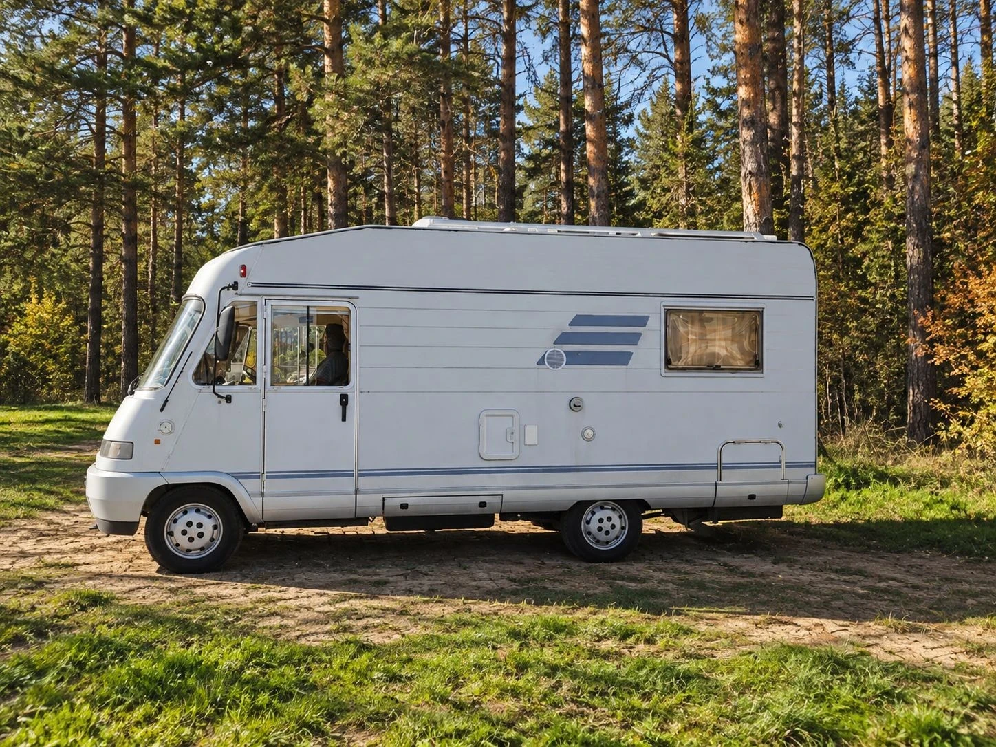 Кемпер HYMER / ERIBA, снимка 3 - Каравани и кемпери - 55990950