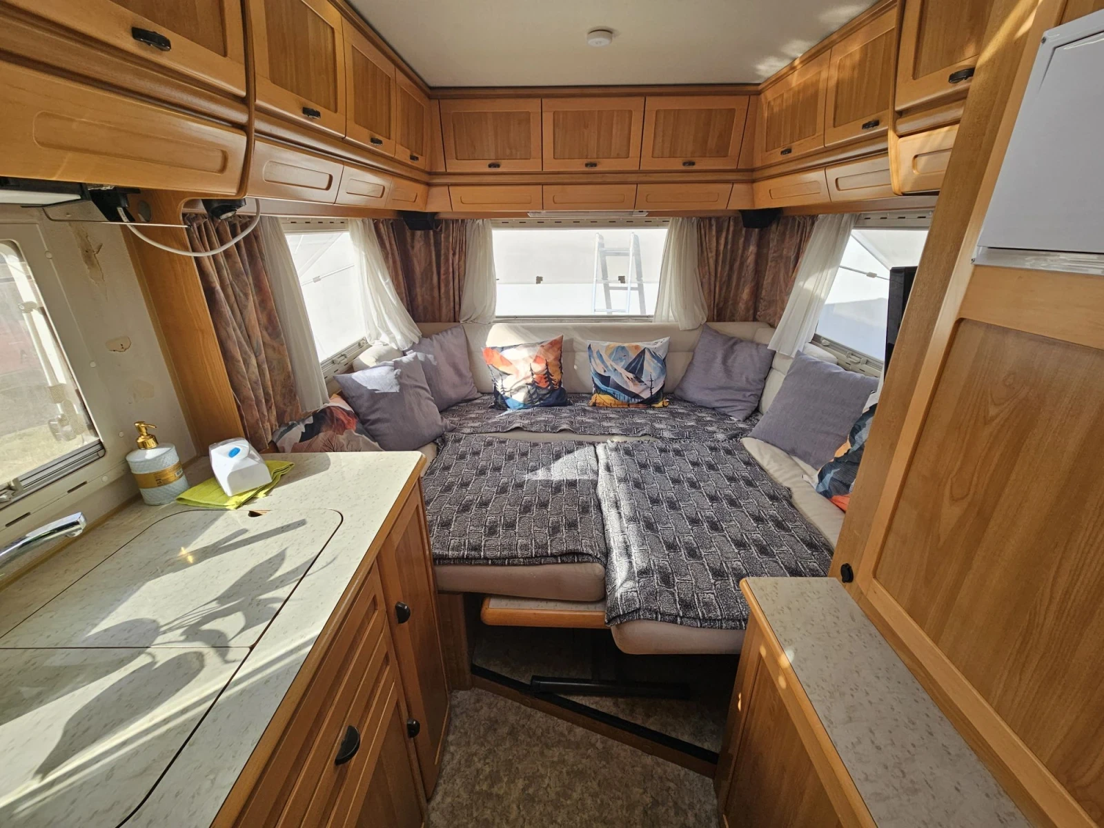 Кемпер HYMER / ERIBA, снимка 7 - Каравани и кемпери - 55990950