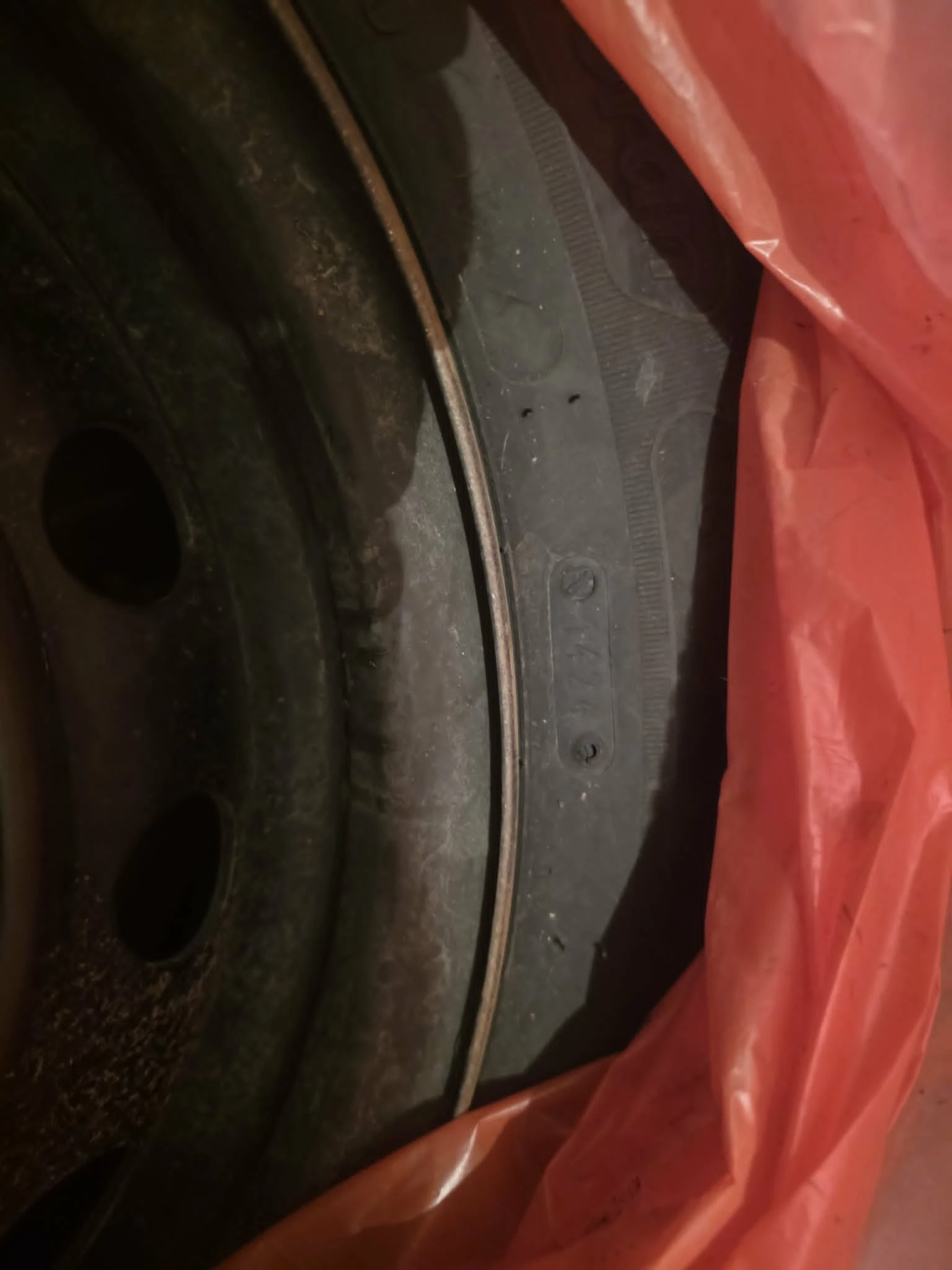 Гуми с джанти Kormoran 175/65R14, снимка 2 - Гуми и джанти - 55876993