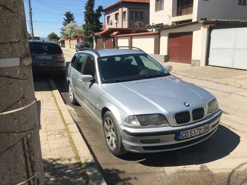 BMW 330 Комби, снимка 2 - Автомобили и джипове - 48855188