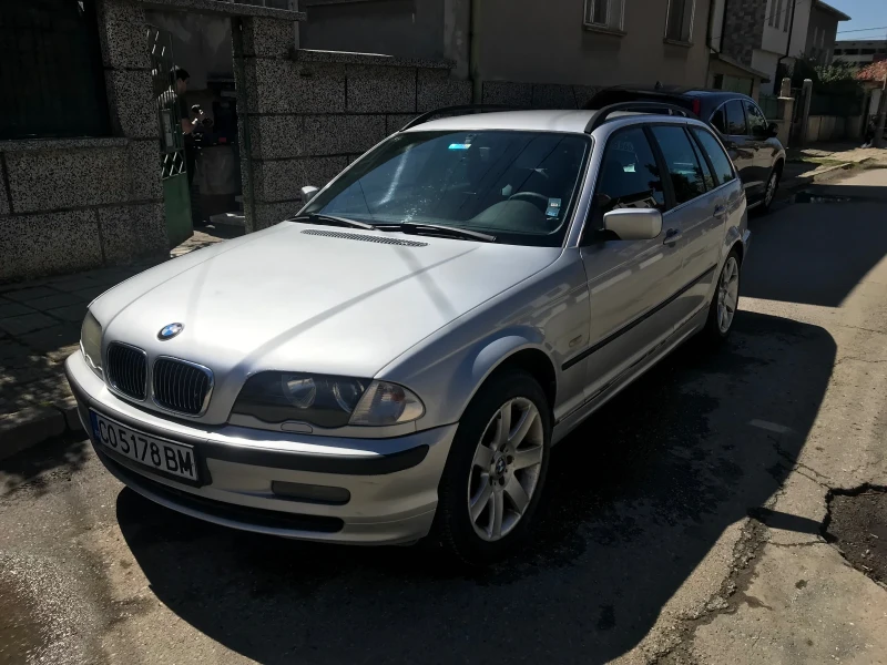 BMW 330 Комби, снимка 1 - Автомобили и джипове - 48855188