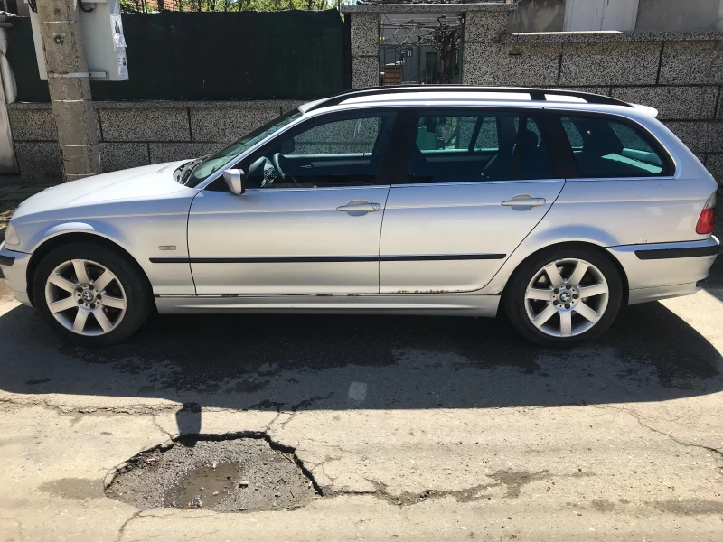 BMW 330 Комби, снимка 4 - Автомобили и джипове - 48855188