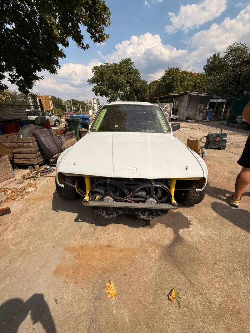 BMW 318, снимка 2 - Автомобили и джипове - 51805877