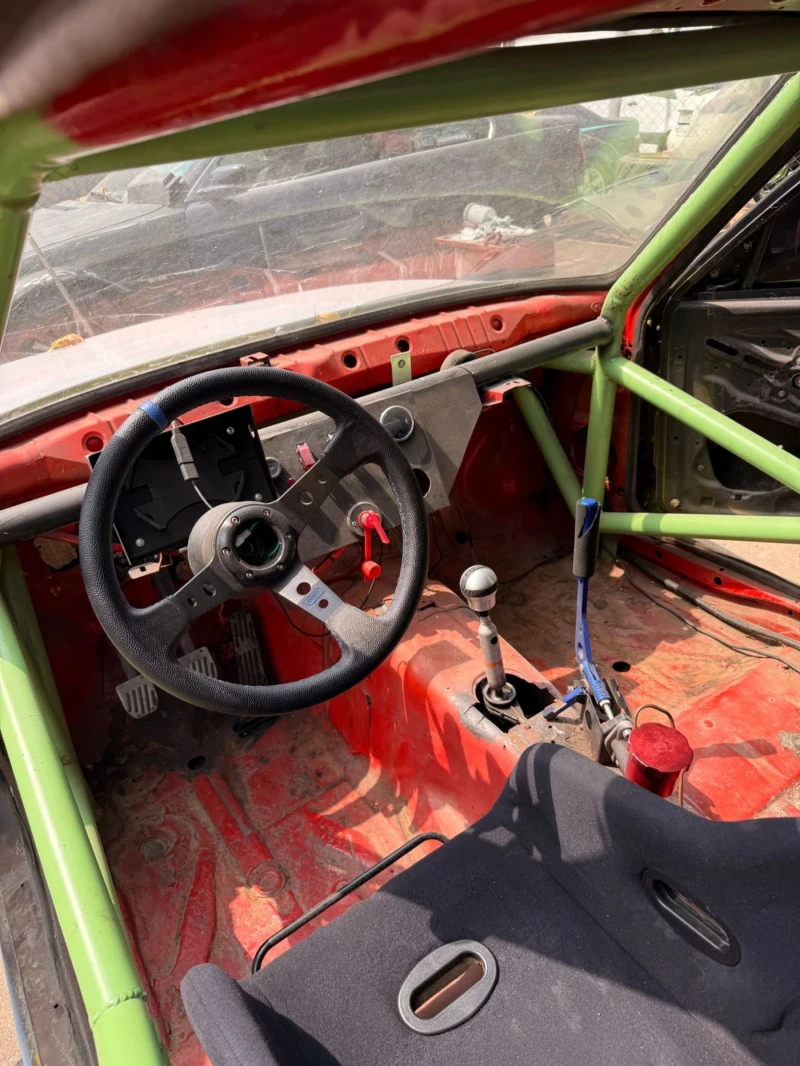 BMW 318, снимка 10 - Автомобили и джипове - 51805877