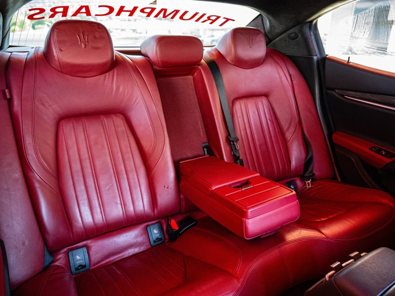 Maserati Ghibli * SQ4 * 8ZF * NAVI * НАЛИЧНА, снимка 11 - Автомобили и джипове - 51553562