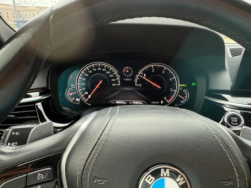 BMW 520 d Xdrive* Camera, снимка 17 - Автомобили и джипове - 52426990