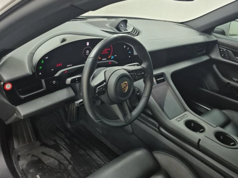 Porsche Taycan 4S * От Porsche * Един собственик * CARFAX, снимка 7 - Автомобили и джипове - 53459534