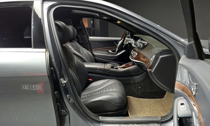 Mercedes-Benz S 560, снимка 11 - Автомобили и джипове - 53571509