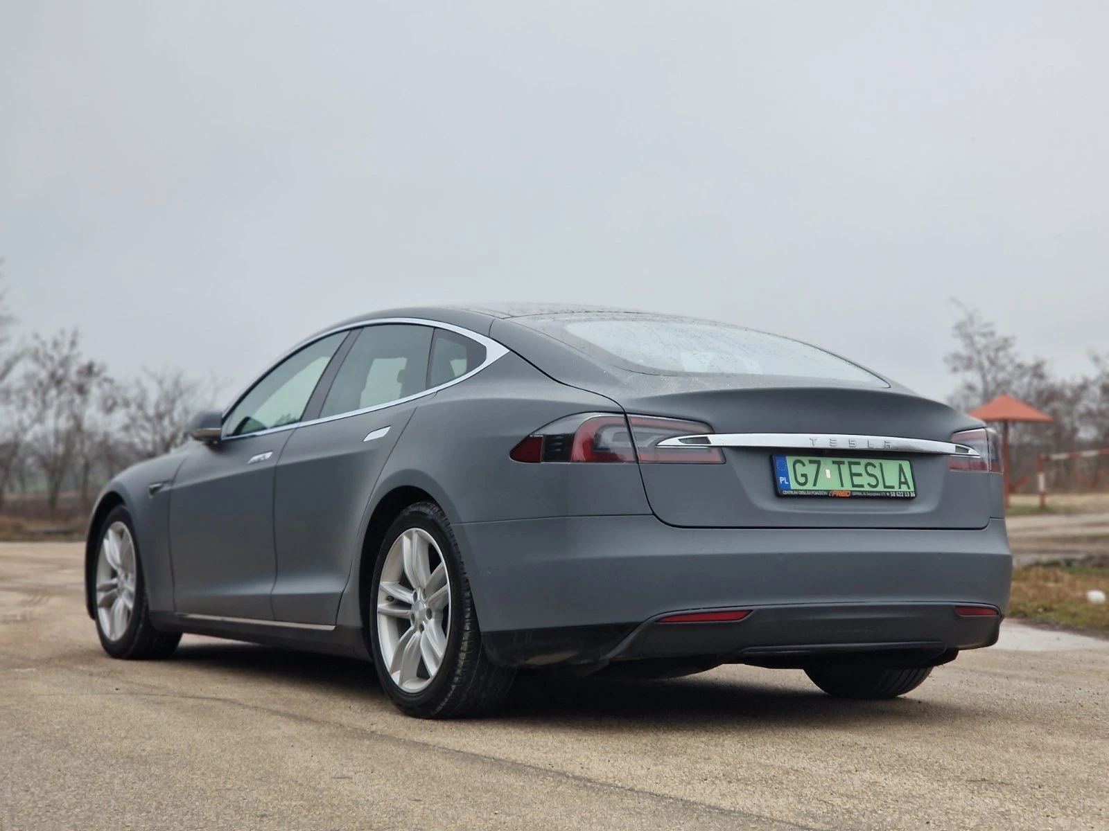 Tesla Model S S85D Европейска - изображение 3