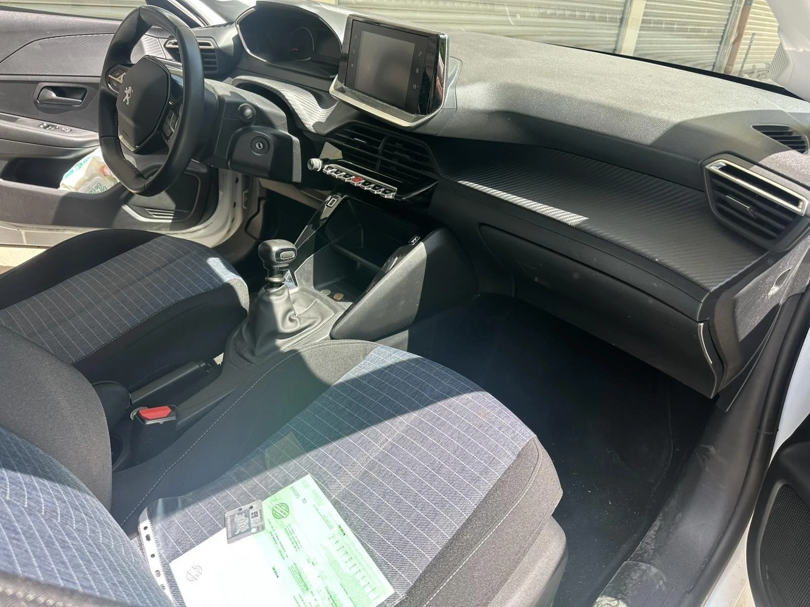 Peugeot 208  - изображение 5