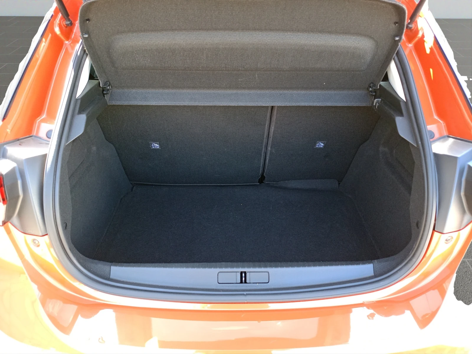 Opel Corsa Elegance 1.2 бензин (74kW/100 к.с.) MT6 - изображение 9