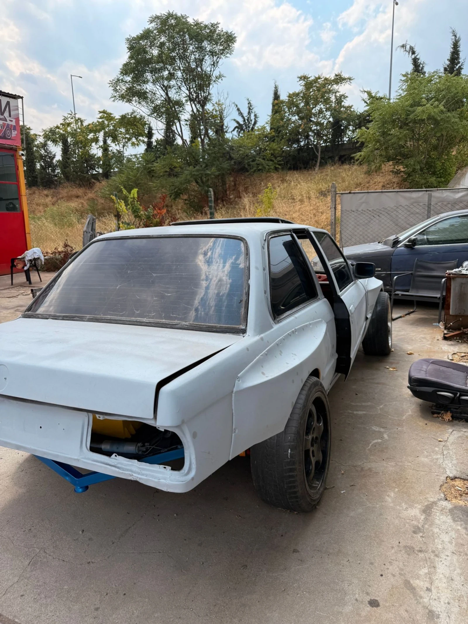 BMW 318  - изображение 3