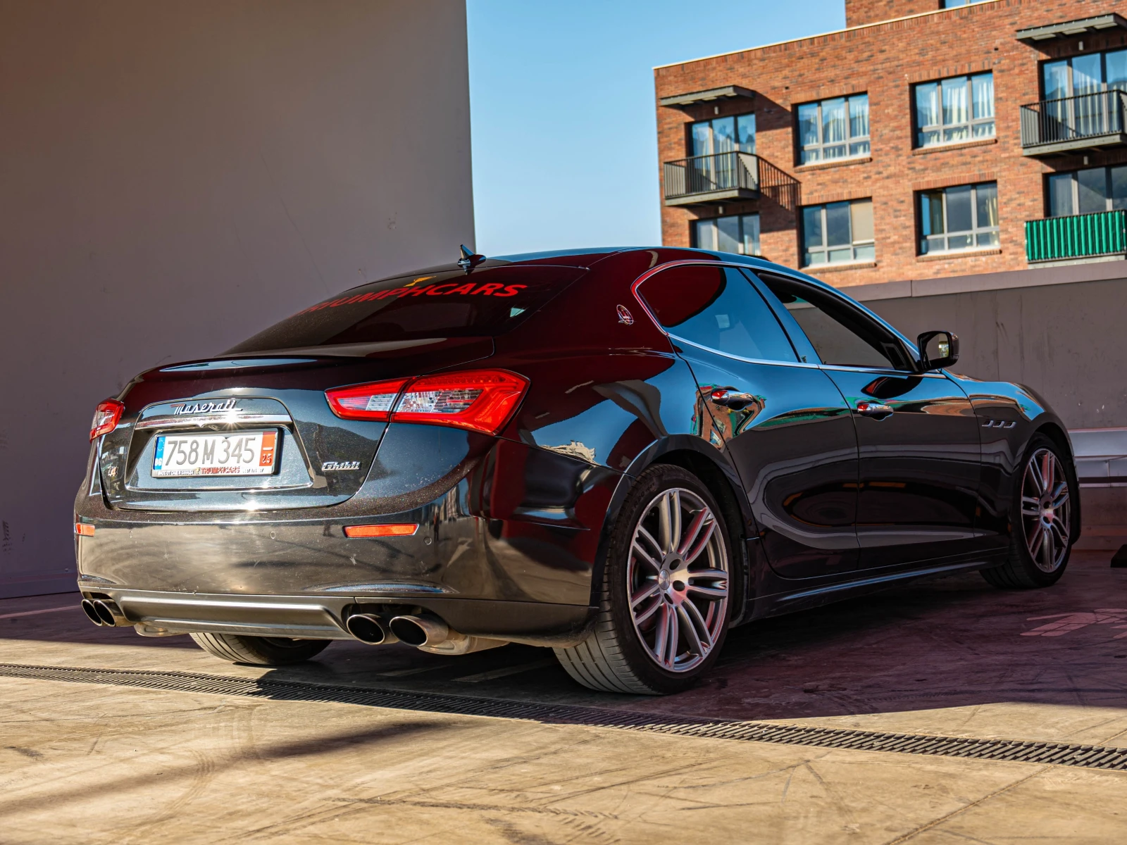 Maserati Ghibli * SQ4 * АВТО КРЕДИТ * 8ZF * NAVI  - изображение 6