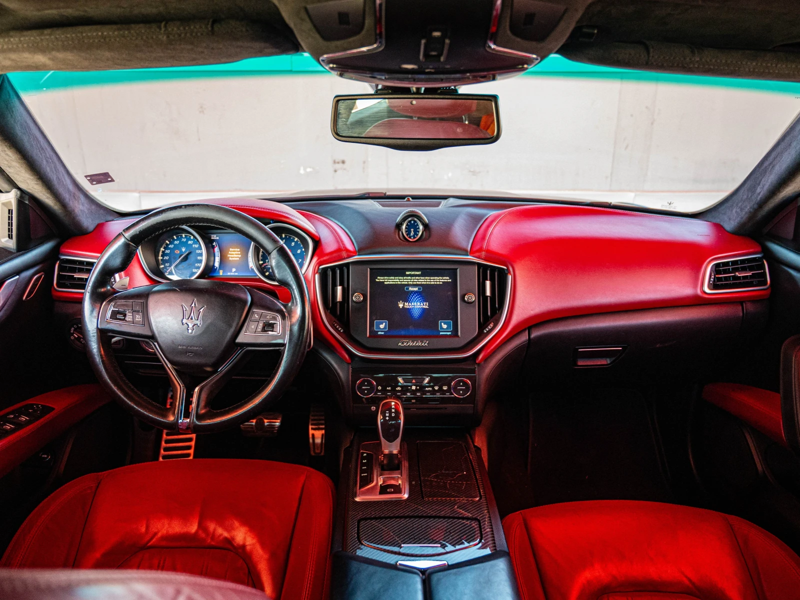 Maserati Ghibli * SQ4 * АВТО КРЕДИТ * 8ZF * NAVI  - изображение 8