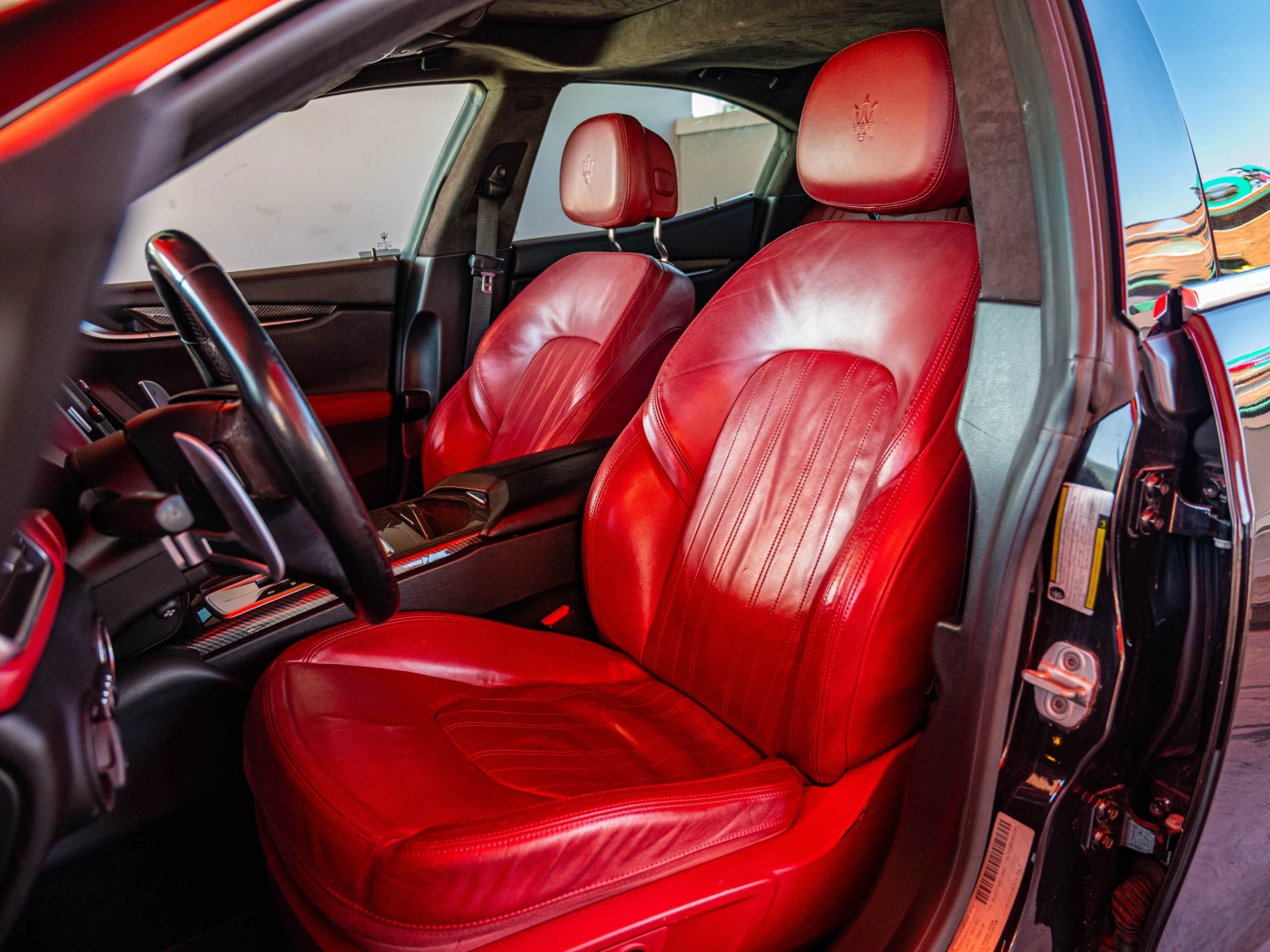 Maserati Ghibli * SQ4 * АВТО КРЕДИТ * 8ZF * NAVI  - изображение 7