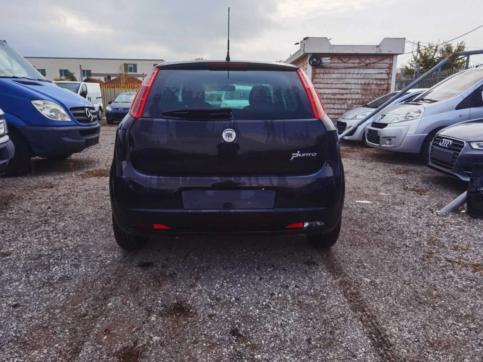 Fiat Punto 1.2i КЛИМАТИК  - изображение 6
