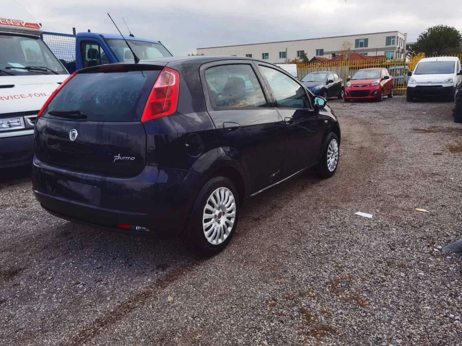 Fiat Punto 1.2i КЛИМАТИК  - изображение 5