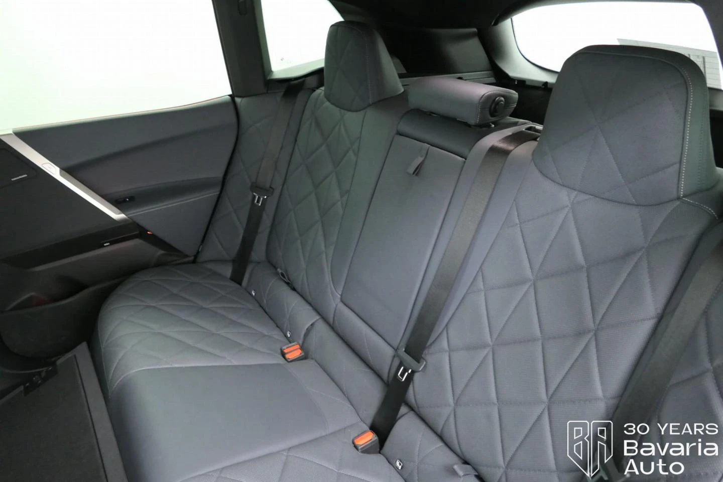 BMW iX 50 xDrive Sport Paket - изображение 8