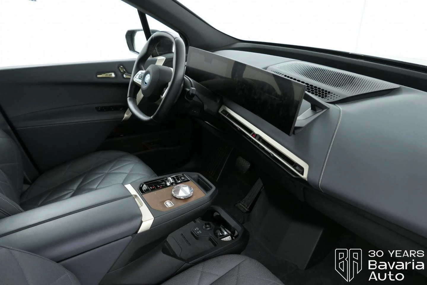 BMW iX 50 xDrive Sport Paket - изображение 7