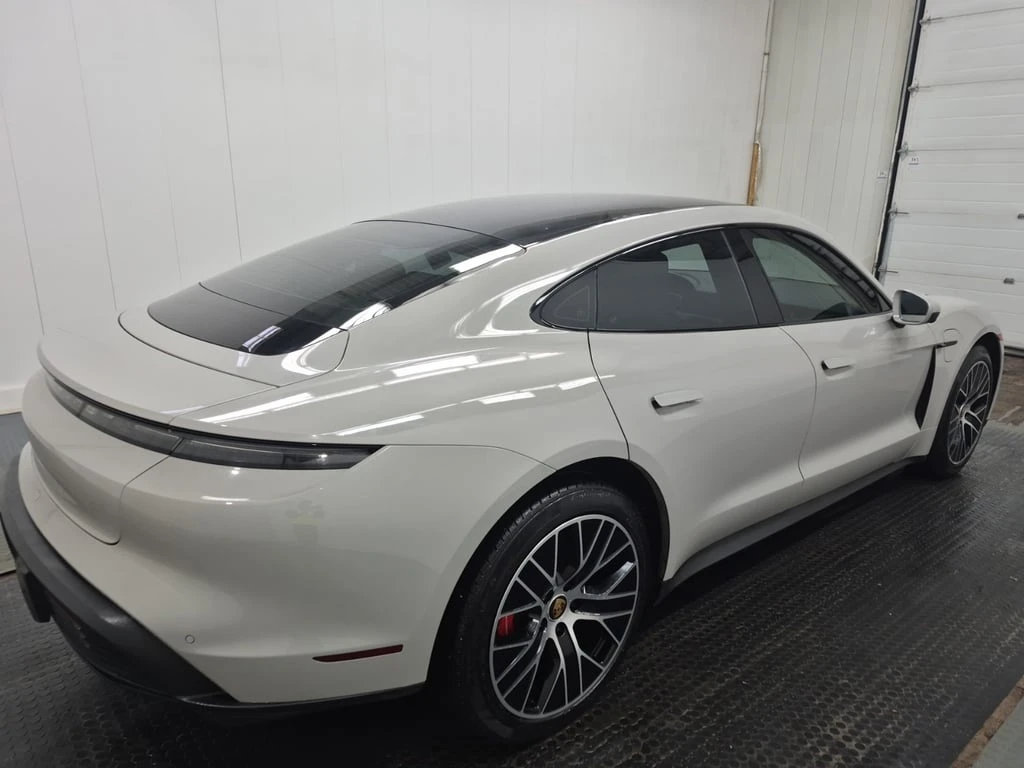 Porsche Taycan 4S * От Porsche * Един собственик * CARFAX - изображение 4