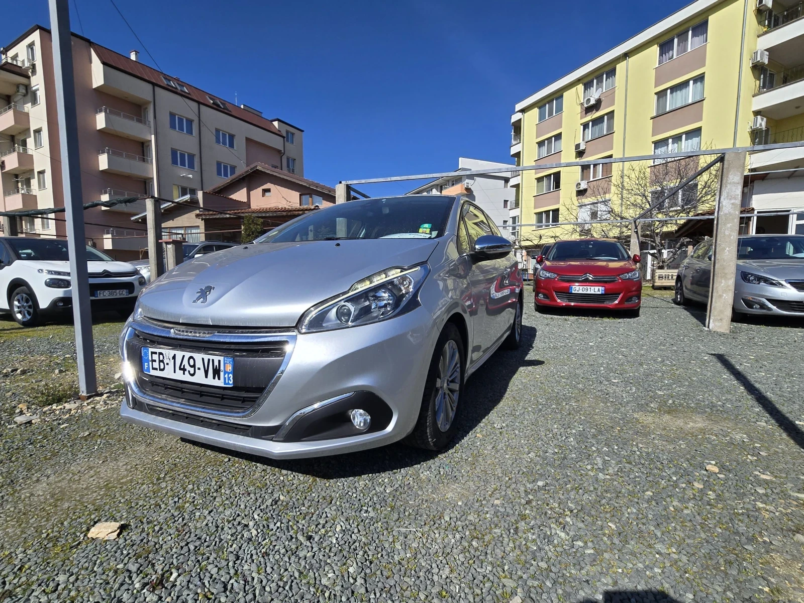 Peugeot 208, снимка 2 - Автомобили и джипове - 53752561