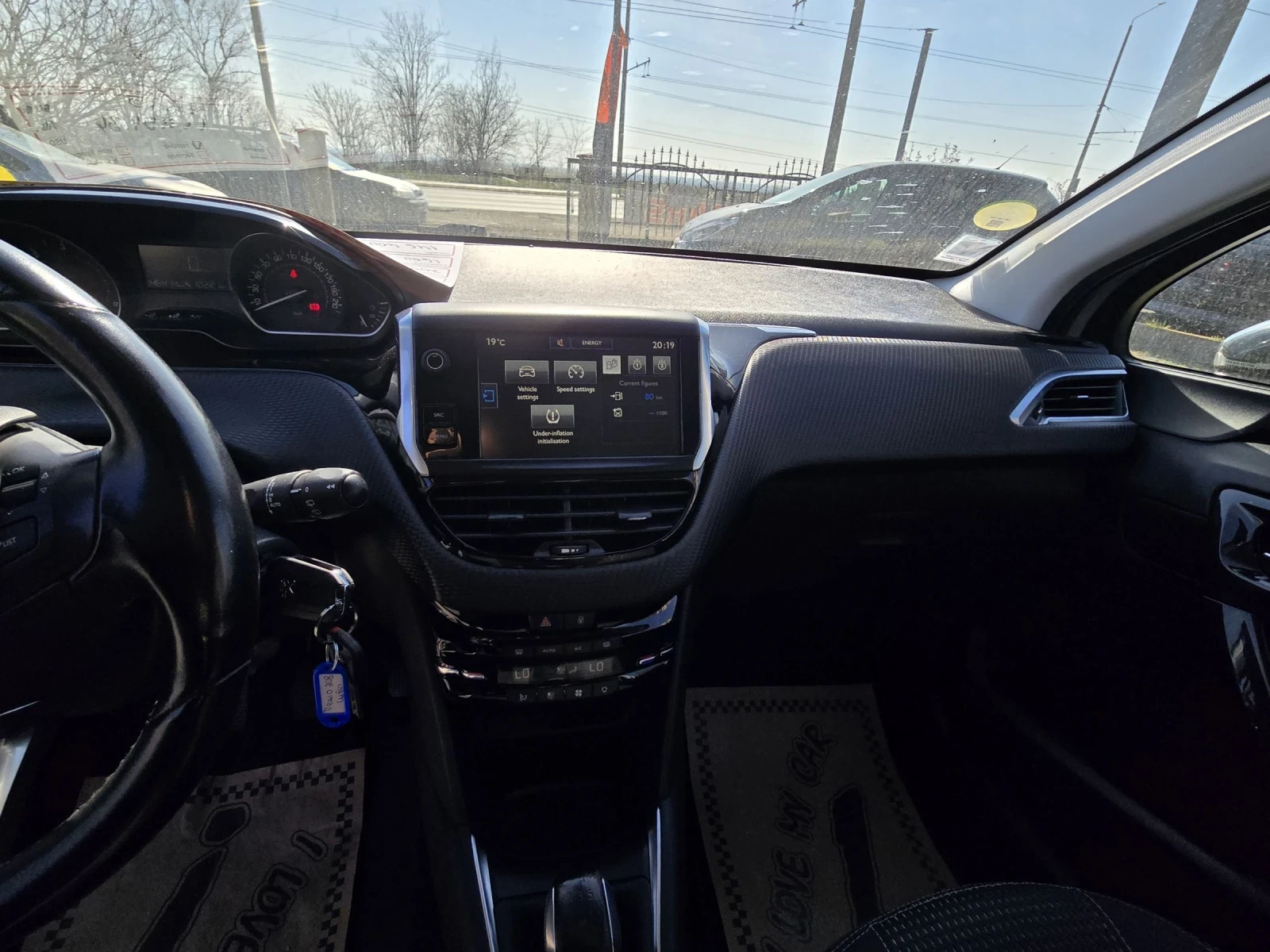 Peugeot 208, снимка 9 - Автомобили и джипове - 53752561