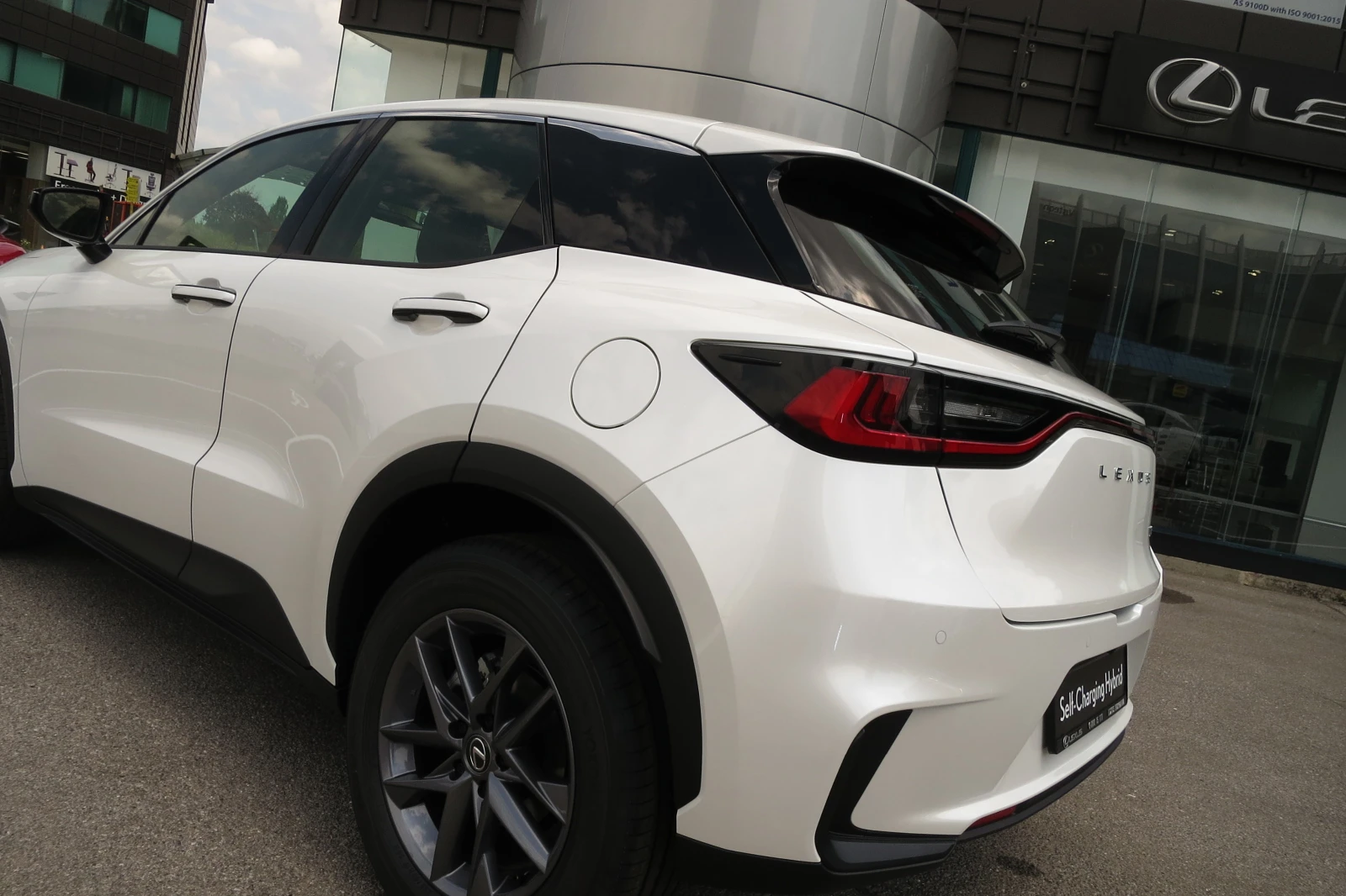 Lexus LBX 0км НОВ от 195 е/месДОСТАВКА-Май/Юни 10Г Гаранция, снимка 6 - Автомобили и джипове - 54069291