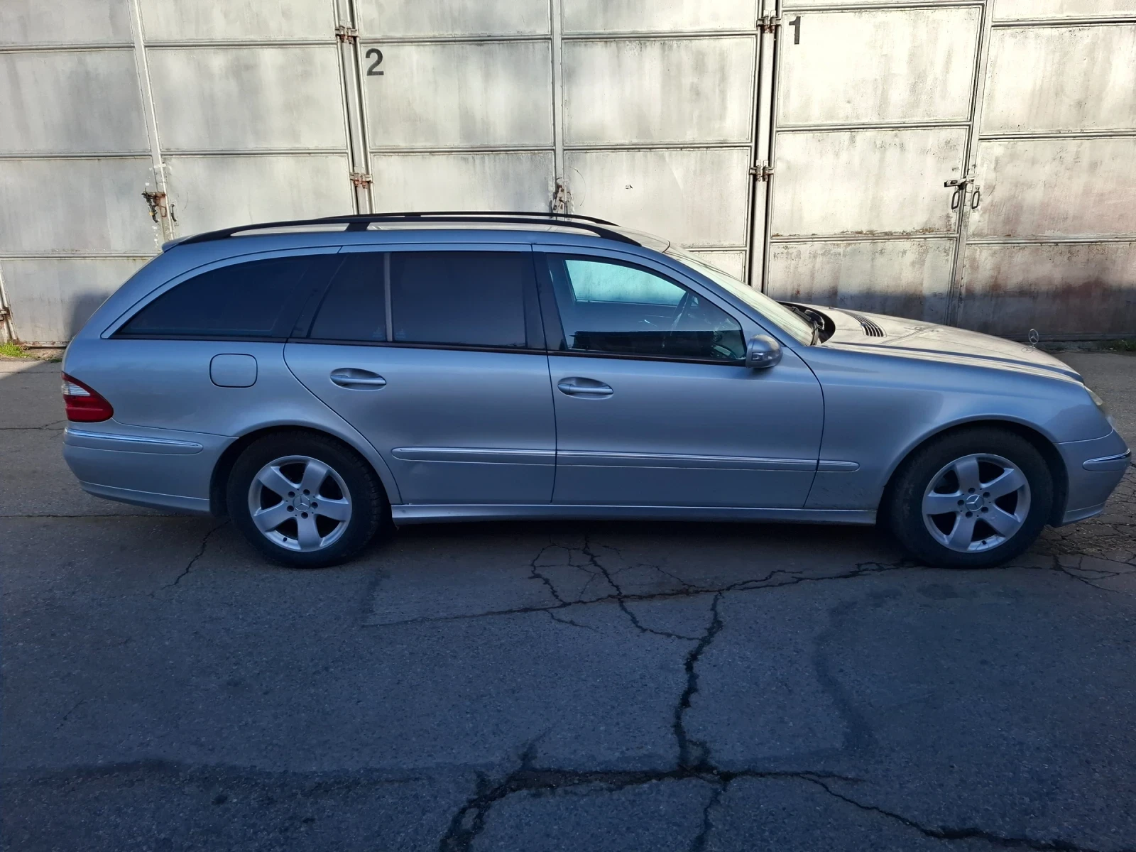 Mercedes-Benz E 270 CDI AVANTGARDE , снимка 4 - Автомобили и джипове - 54254007