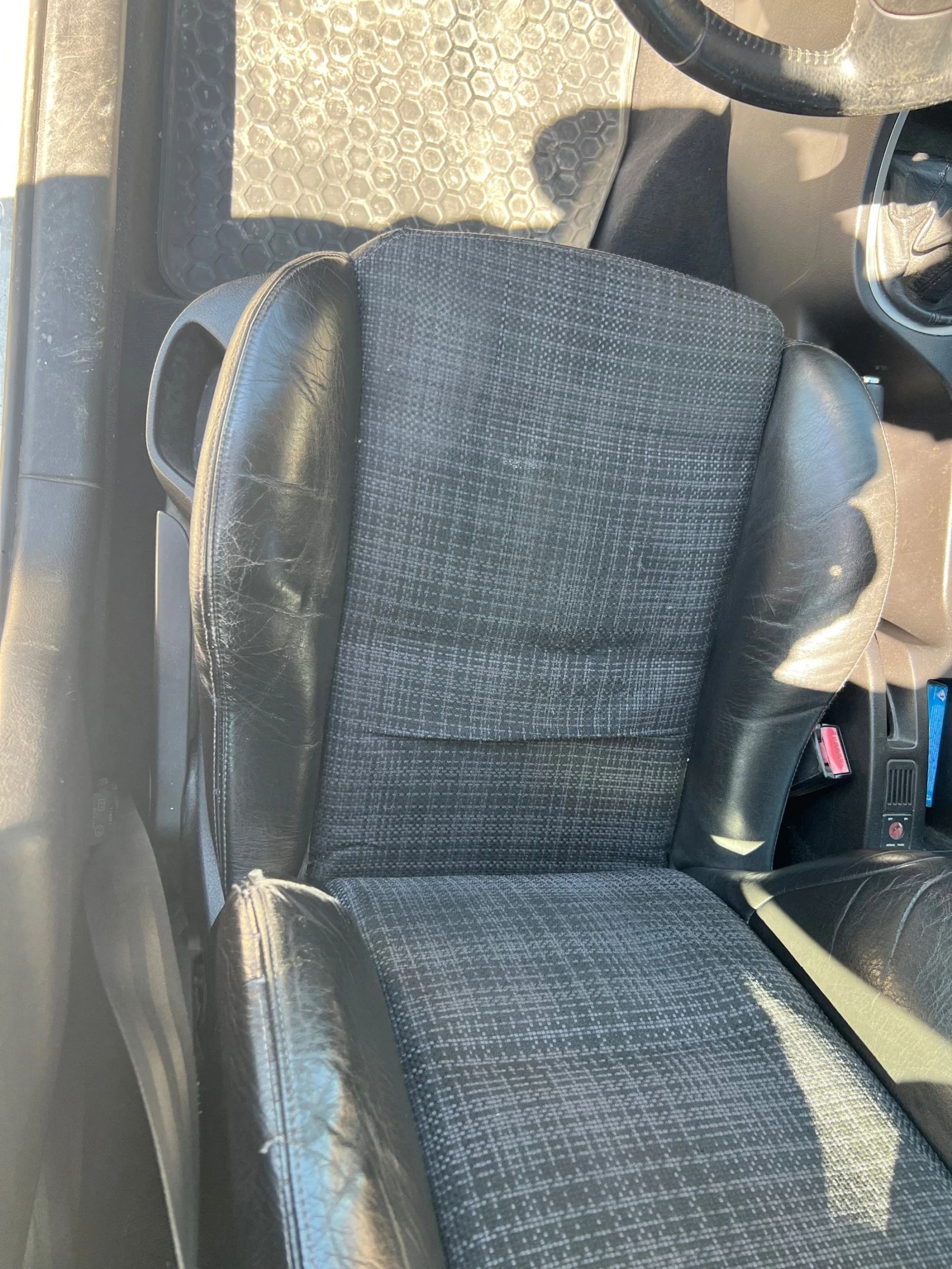 Peugeot 307 2.0HDI 107кс., снимка 11 - Автомобили и джипове - 54309469