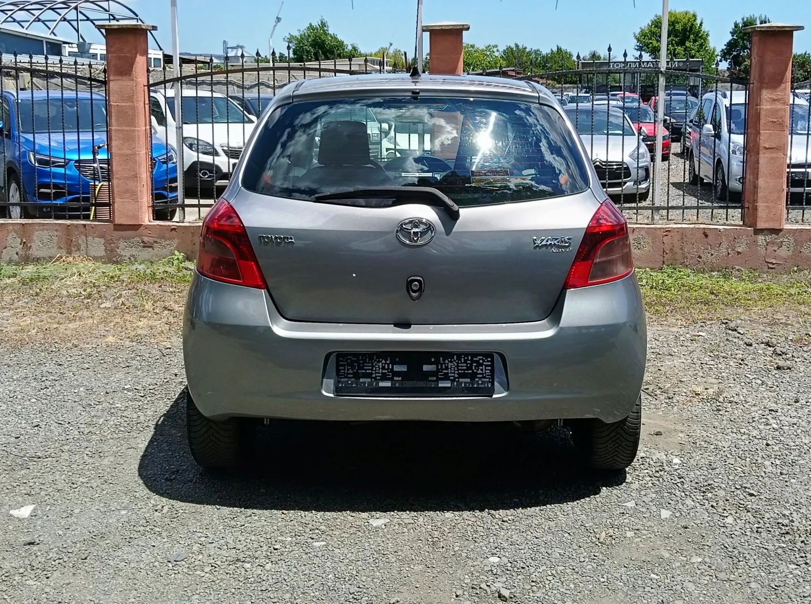 Toyota Yaris 1.3i NAVI, снимка 5 - Автомобили и джипове - 54999834
