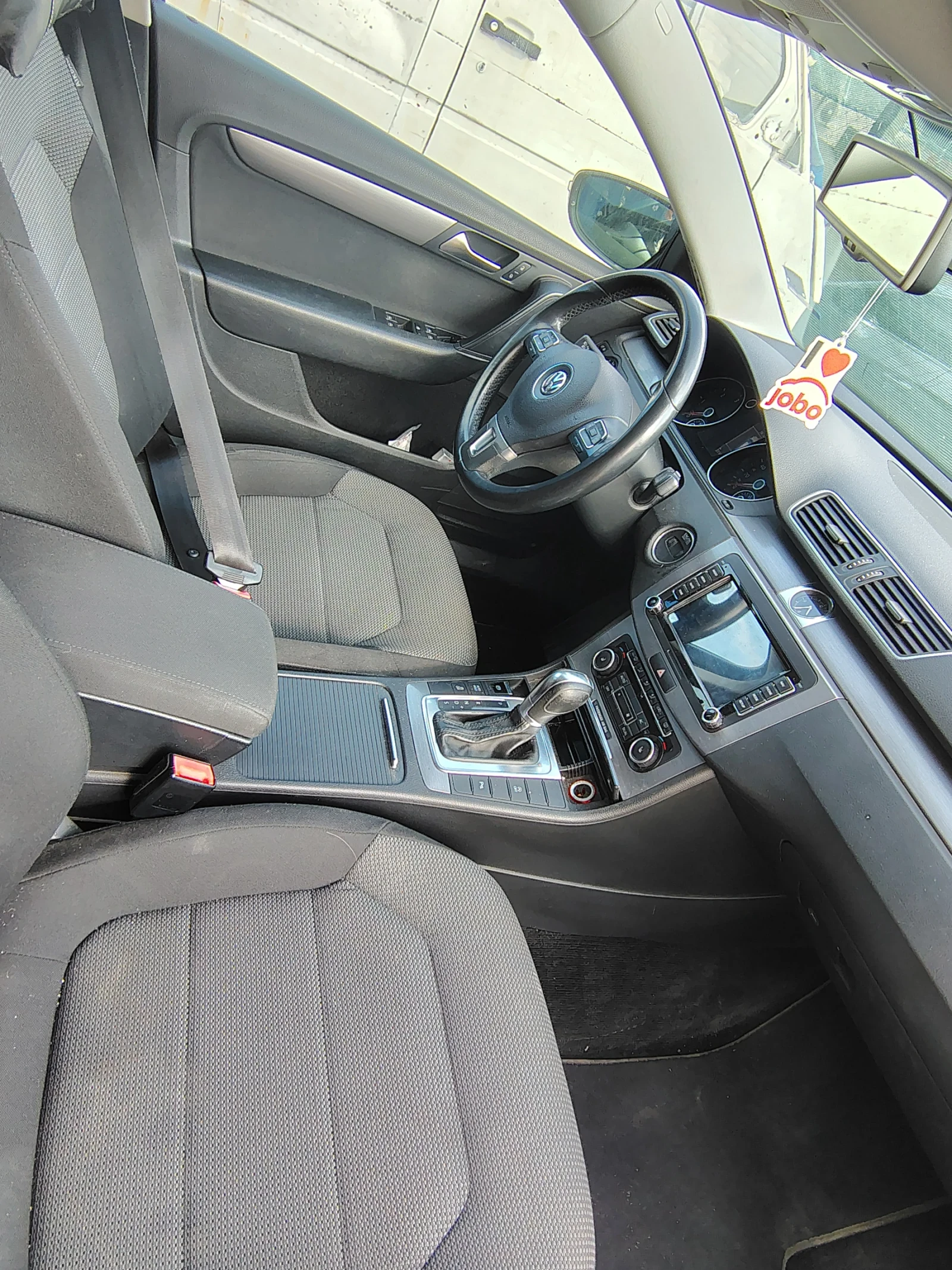 VW Passat 2.0 TDI 140 COMMONREAL, снимка 8 - Автомобили и джипове - 55345328