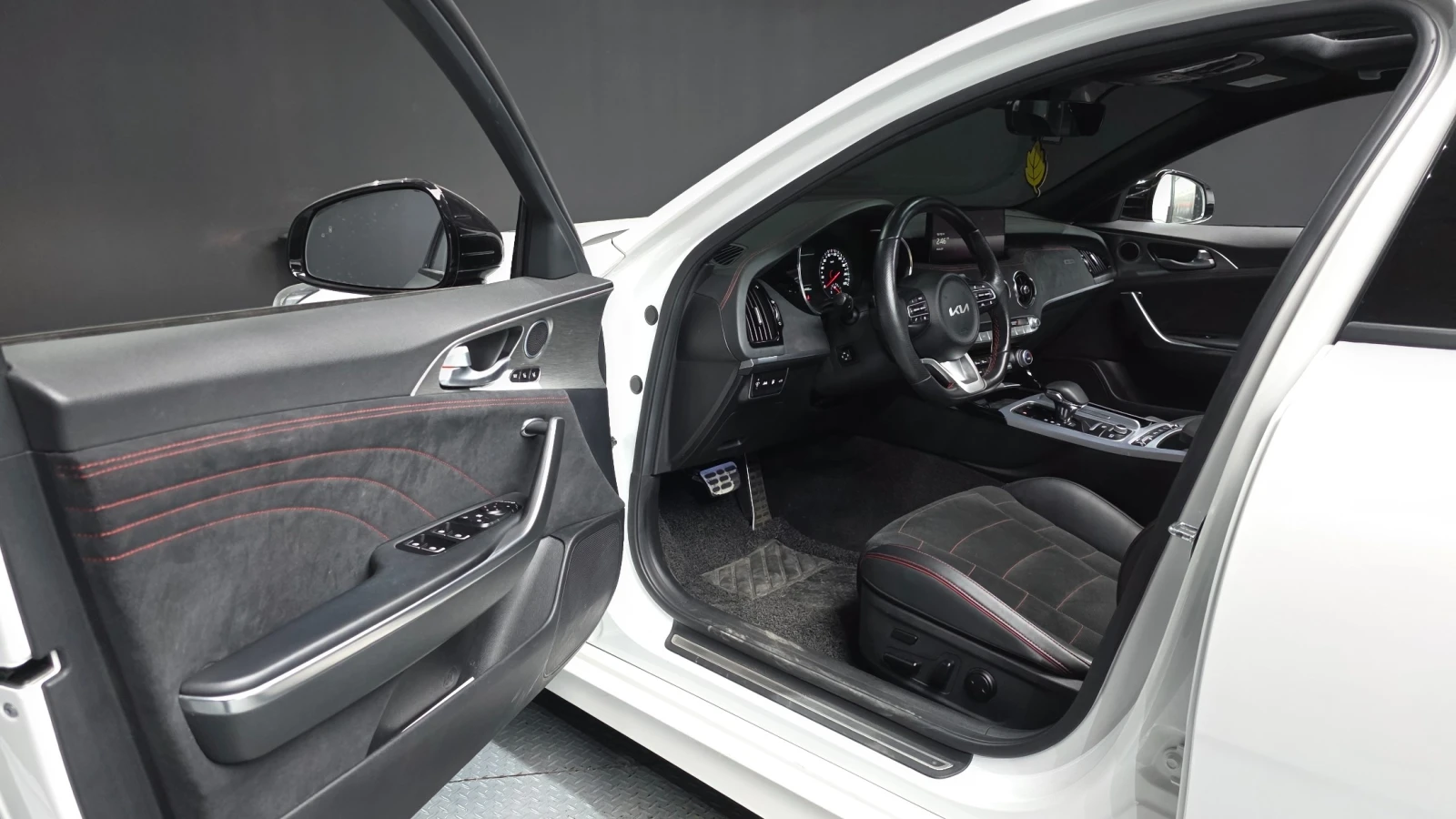 Kia Stinger 2.5 T-GDI AWD Masters Acro Edition, снимка 9 - Автомобили и джипове - 55559297