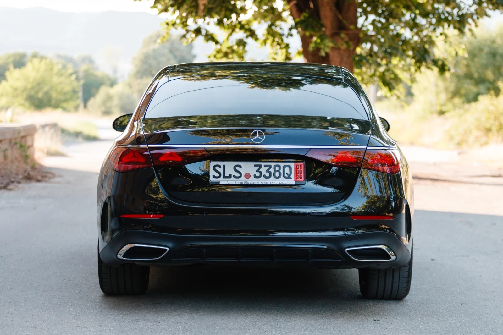Mercedes-Benz E 200 AMG ТОП Състояние , снимка 3 - Автомобили и джипове - 56255497