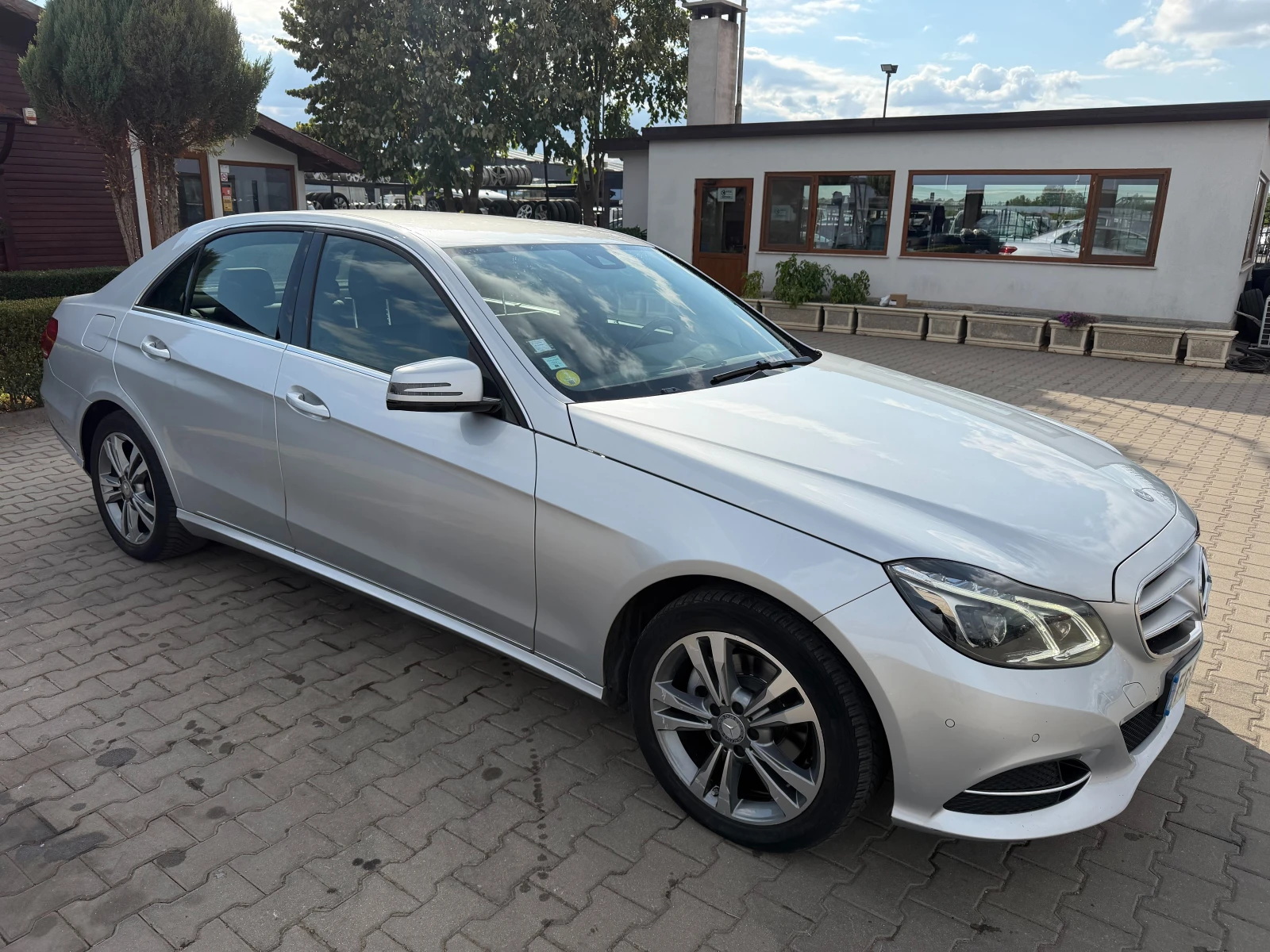 Mercedes-Benz E 220 CDI AVTOMAT/NAVI/KOJA EURO 6, снимка 4 - Автомобили и джипове - 56272731