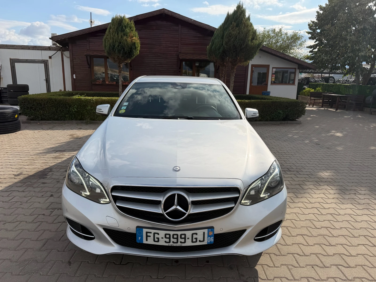 Mercedes-Benz E 220 CDI AVTOMAT/NAVI/KOJA EURO 6, снимка 3 - Автомобили и джипове - 56272731