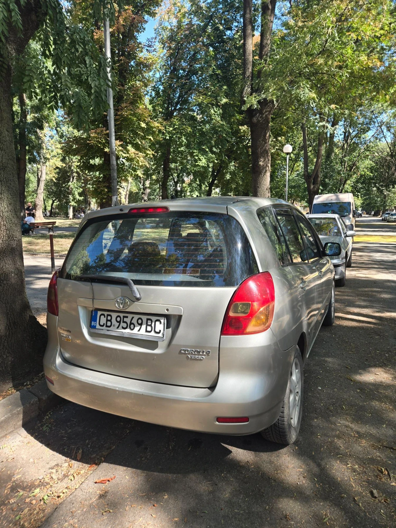 Toyota Corolla verso 2.0 D-4D, снимка 3 - Автомобили и джипове - 56318617