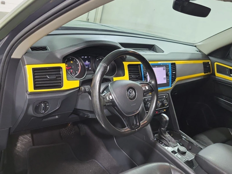 VW Atlas CARFAX АВТО КРЕДИТ , снимка 9 - Автомобили и джипове - 52650552