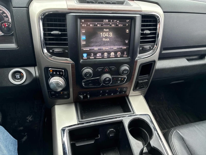 Dodge RAM 1500 * Laramie * CARFAX * ФИНАНСИРАНЕ, снимка 9 - Автомобили и джипове - 53239482