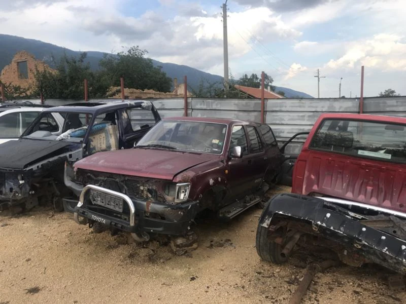 Toyota Hilux 2400,2500,3000 td, снимка 2 - Автомобили и джипове - 47445448