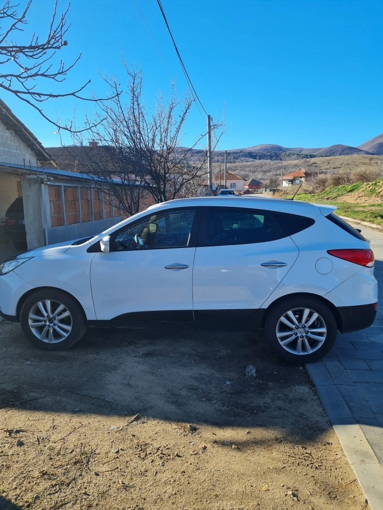 Hyundai IX35, снимка 3 - Автомобили и джипове - 48379741