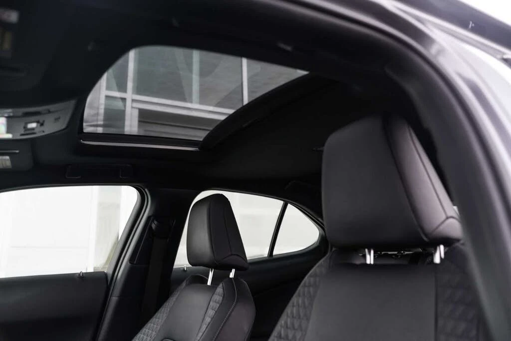 Lexus UX 250h ПОДГРЕВ* ОБДУХВАНЕ* КАМЕРА* ШИБИДАХ* МЪРТВА ТОЧКА - изображение 9