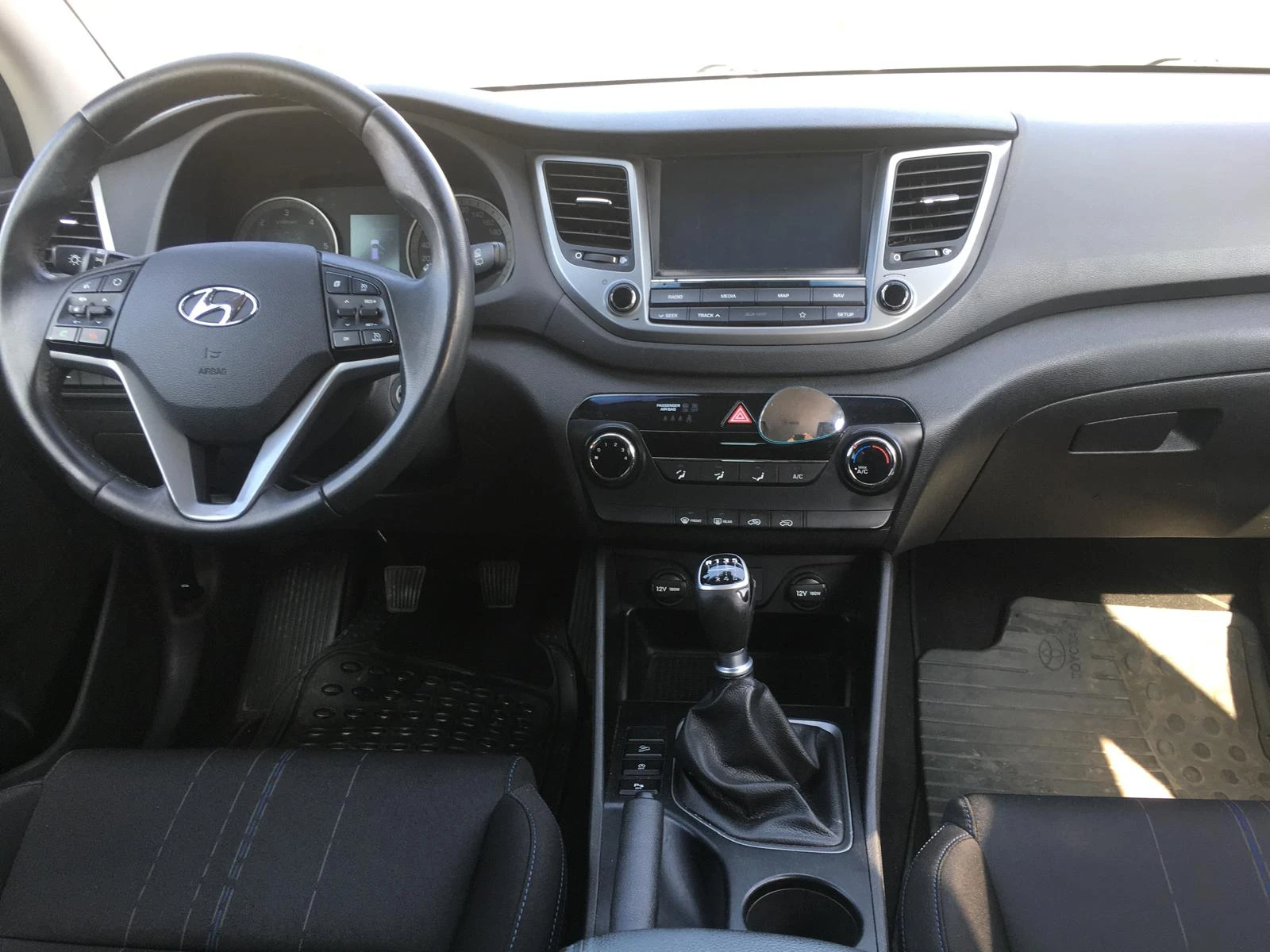 Hyundai Tucson, снимка 12 - Автомобили и джипове - 54058534