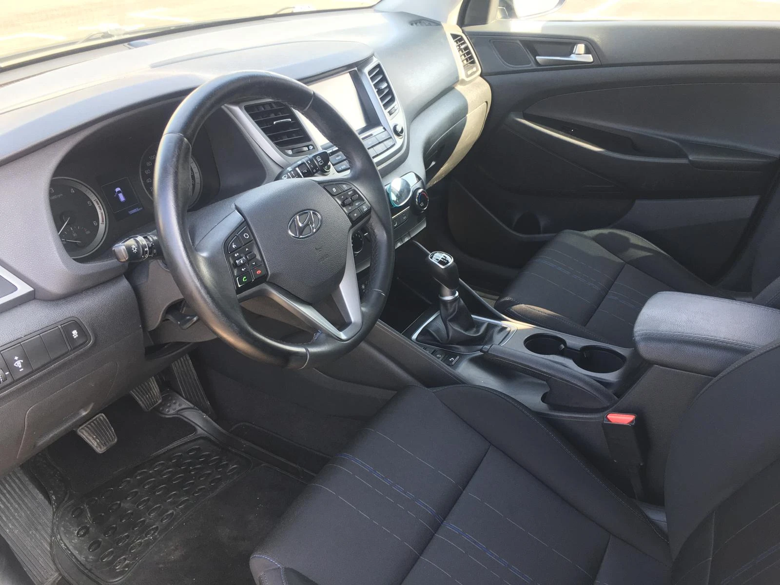 Hyundai Tucson, снимка 13 - Автомобили и джипове - 54058534