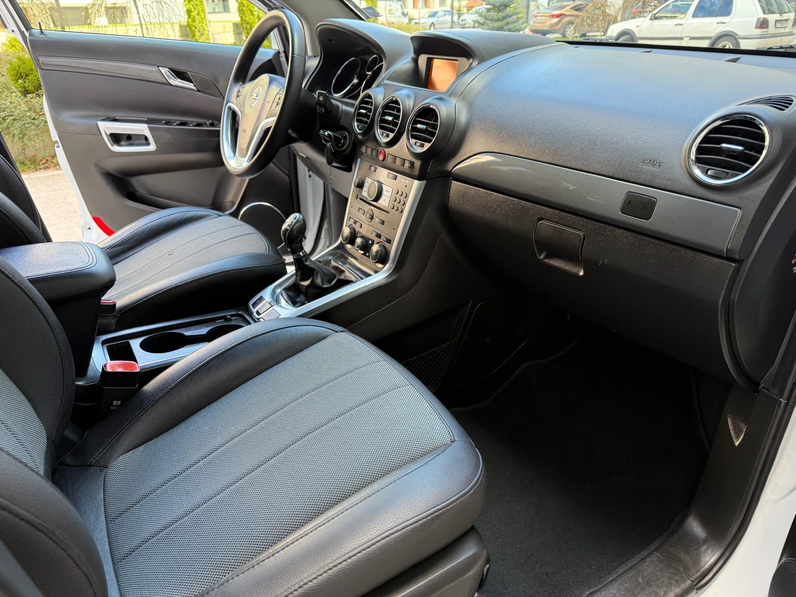 Opel Antara 1.9CDTI 150ph* 4x4* 6sp* FACE* EURO5B* TOP* * * , снимка 12 - Автомобили и джипове - 54150644