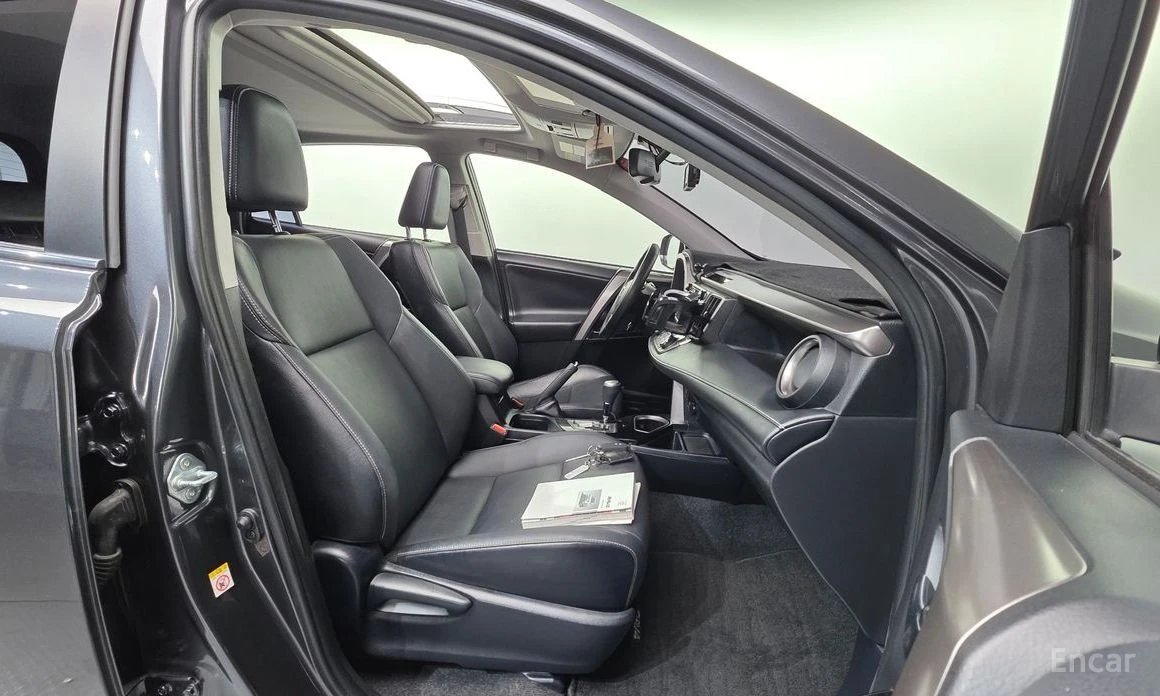 Toyota Rav4, снимка 10 - Автомобили и джипове - 54352858